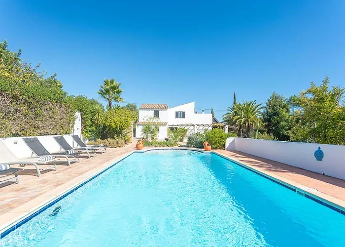 Quinta Da Alfazema: Portuguese With Pool And Tennis Court Villa