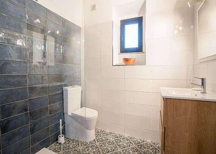 Quinta Da Alfazema: Portuguese With Pool And Tennis Court Villa *