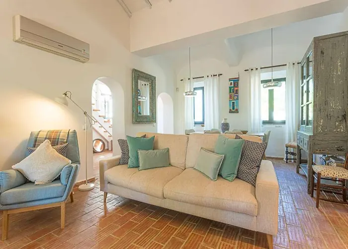 Quinta Da Alfazema: Portuguese With Pool And Tennis Court Villa Tavira