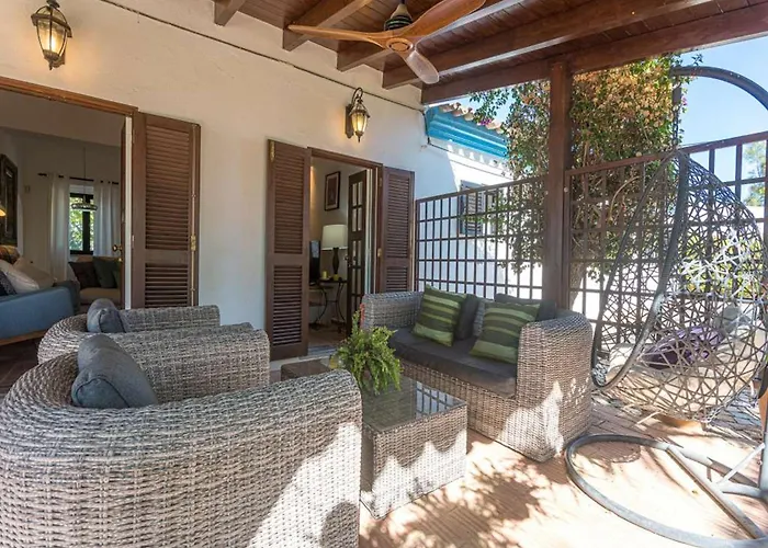 Villa Quinta Da Alfazema: Portuguese With Pool And Tennis Court *